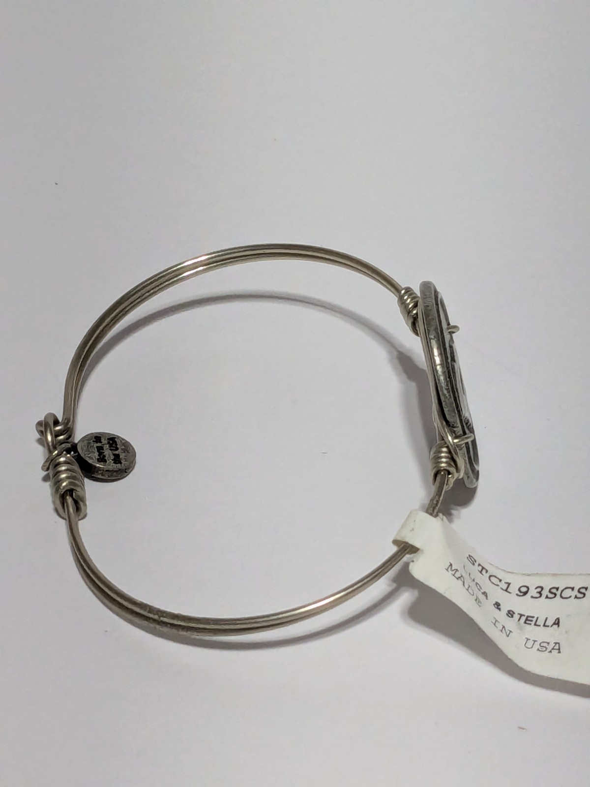 NWT Luca And Stella South Carolina State Outline Silver Tone Wire Bracelet 6.25″