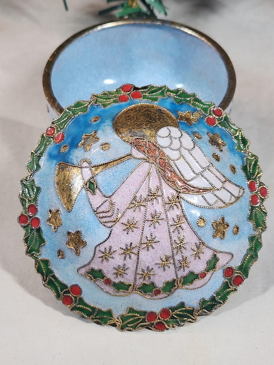Cloisonné Light Blue Christmas Trinket Box Angel Holly Leaves Border 3.75in wide