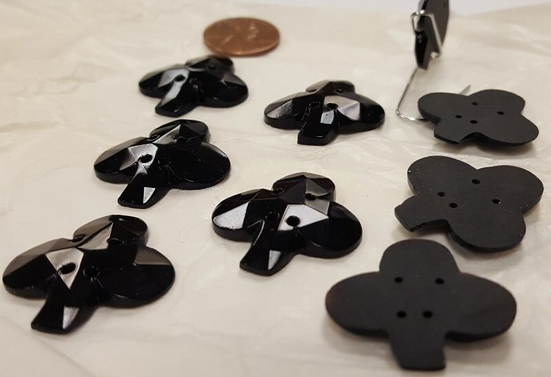 6 VINTAGE GLASS JET BLACK CLOVER SHAMROCK CABOCHON 4 HOLE SEW BUTTON BEADS 4544