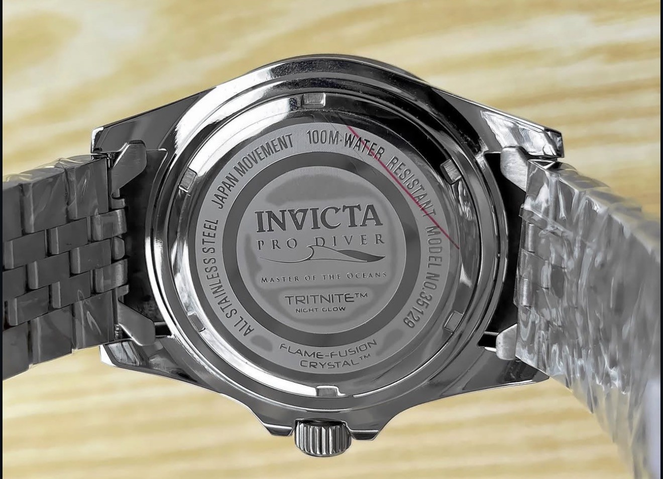 Invicta Bruce Wayne Pro Diver Japanese Quartz Jubilee Men’s Watch 35129