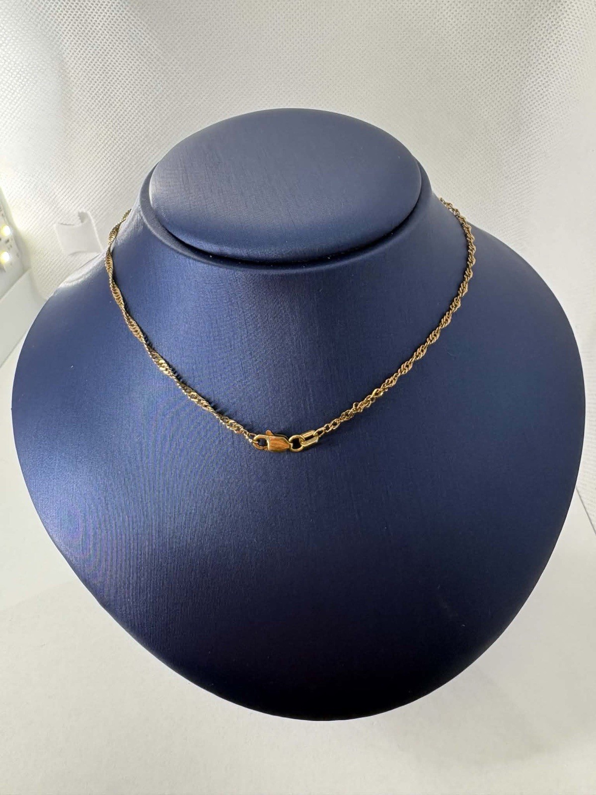 10kt Real Yellow Gold Singapore Chain 20in Lobster Clasp 2.53 grams