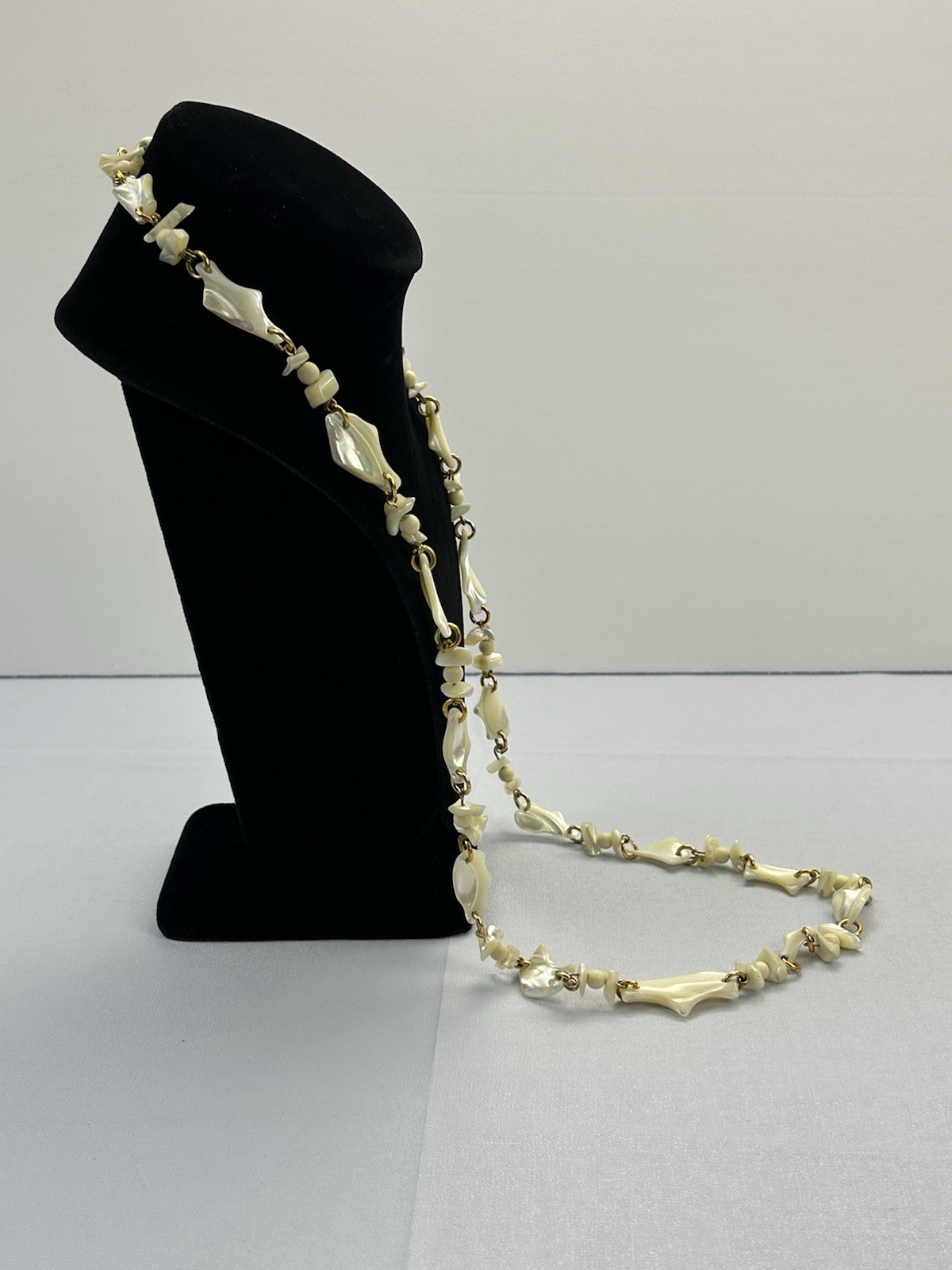Vintage Mother of Pearl Shell Gold Tone Link Necklace 17” Coastal Boho Chic