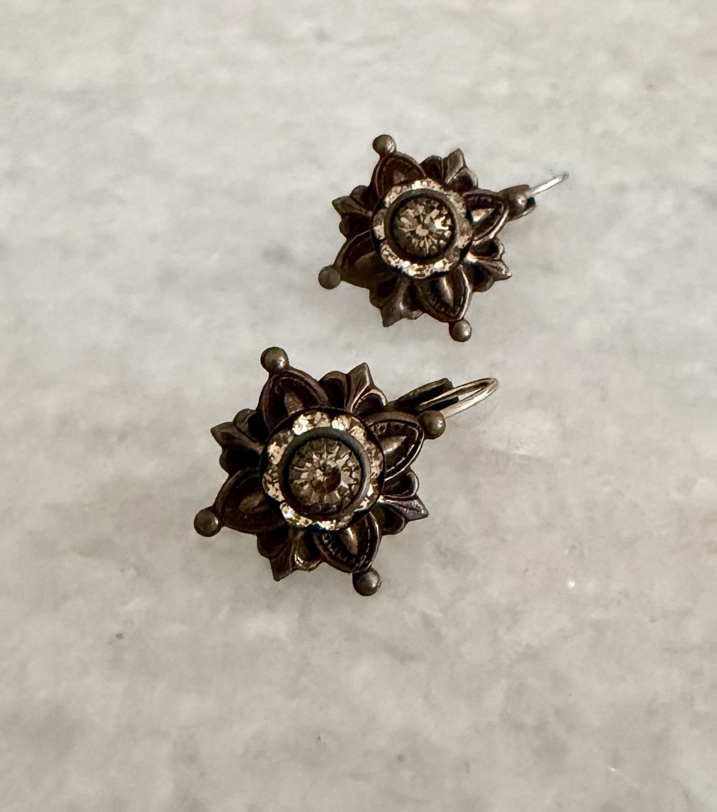 Liz Palacios Amber Tone Crystal Flower Star Like Lever Back Earrings