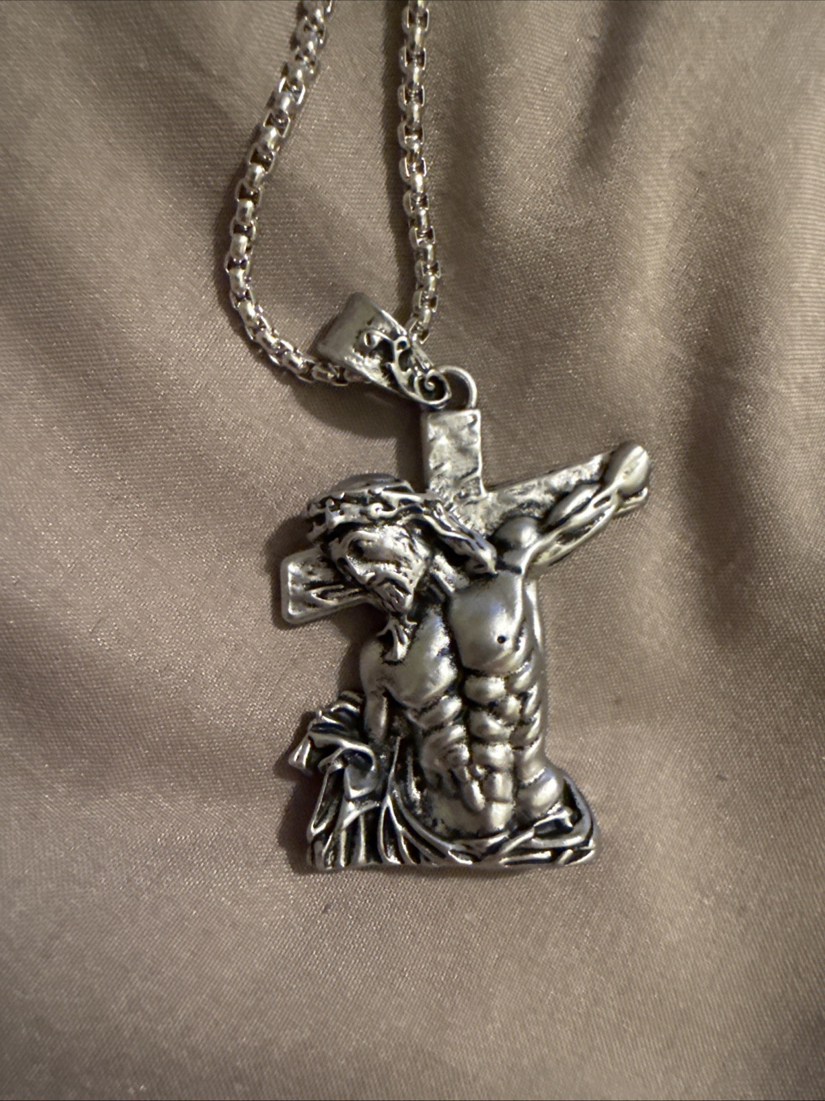 Jesus Christ W/crown Of Thorns Zinc Alloy Pendant Necklace On Beaded Chain