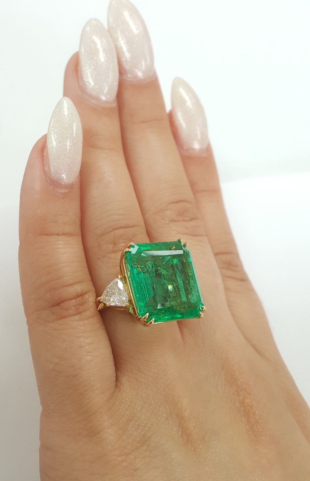 Colombian Minor Green Emerald Trillion Diamond 18k Gold Ring 14.85 ct Rtl $200K