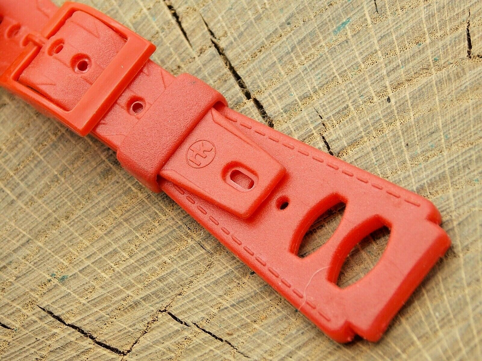Vintage NOS Unused Red Rubber Watch Band w Red Buckle 19mm 3/4″ Mens Swiss Made