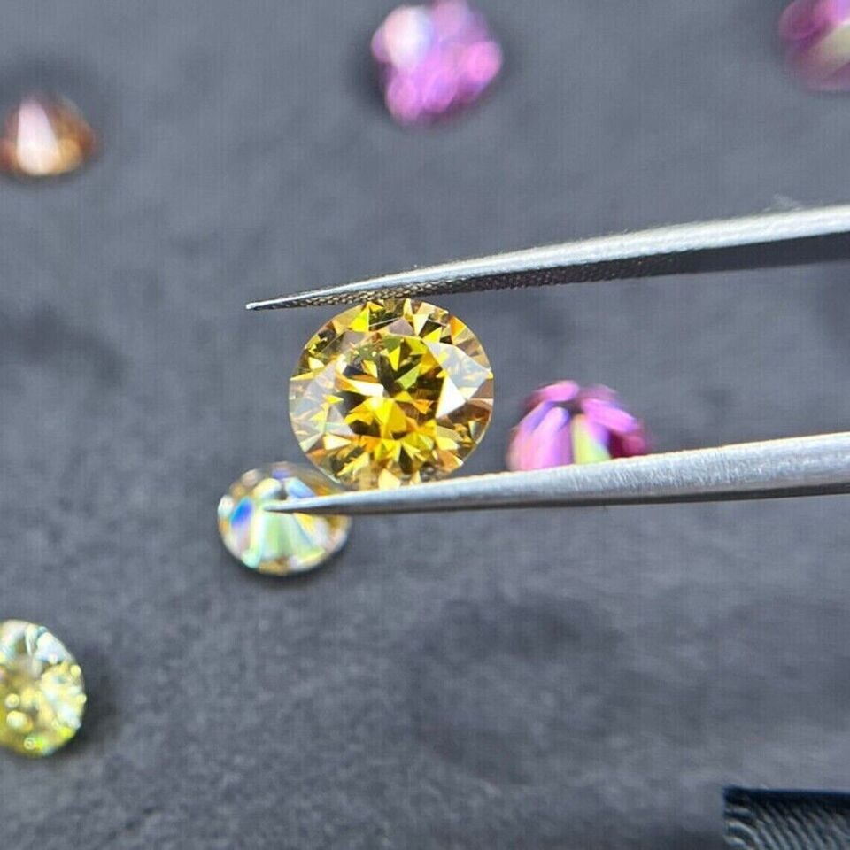 Sparkling Yellow Round Diamond 3 Ct VVS1 Loose Gemstone for Pendant