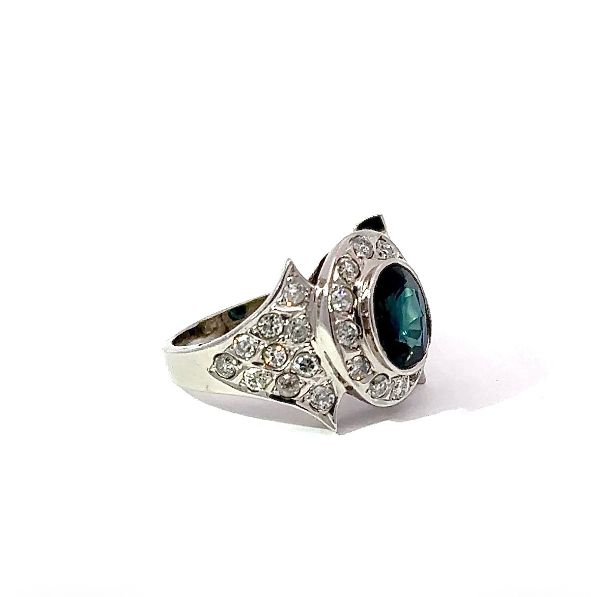 Ring 750 Gold Magnificent Vintage Ring 14K White Gold with Sapphire & Diamonds