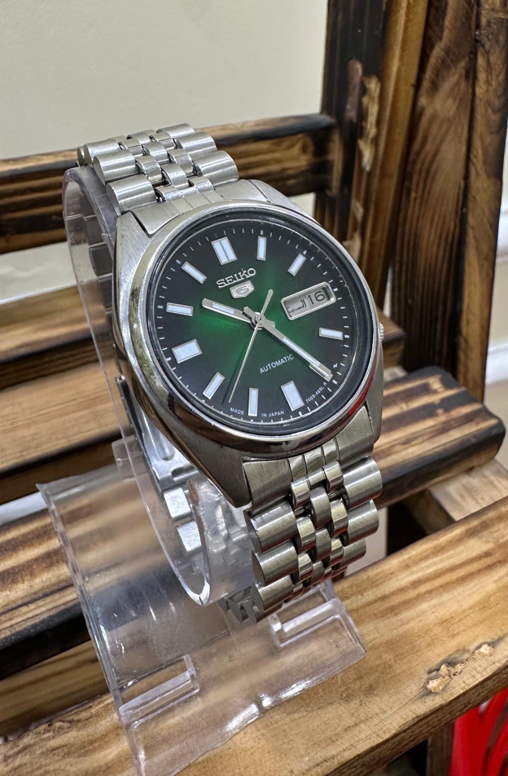 Vintage Seiko 5 Automatic 7009 SNXS Men’s Wrist Watch Day Date Japan Green Dial