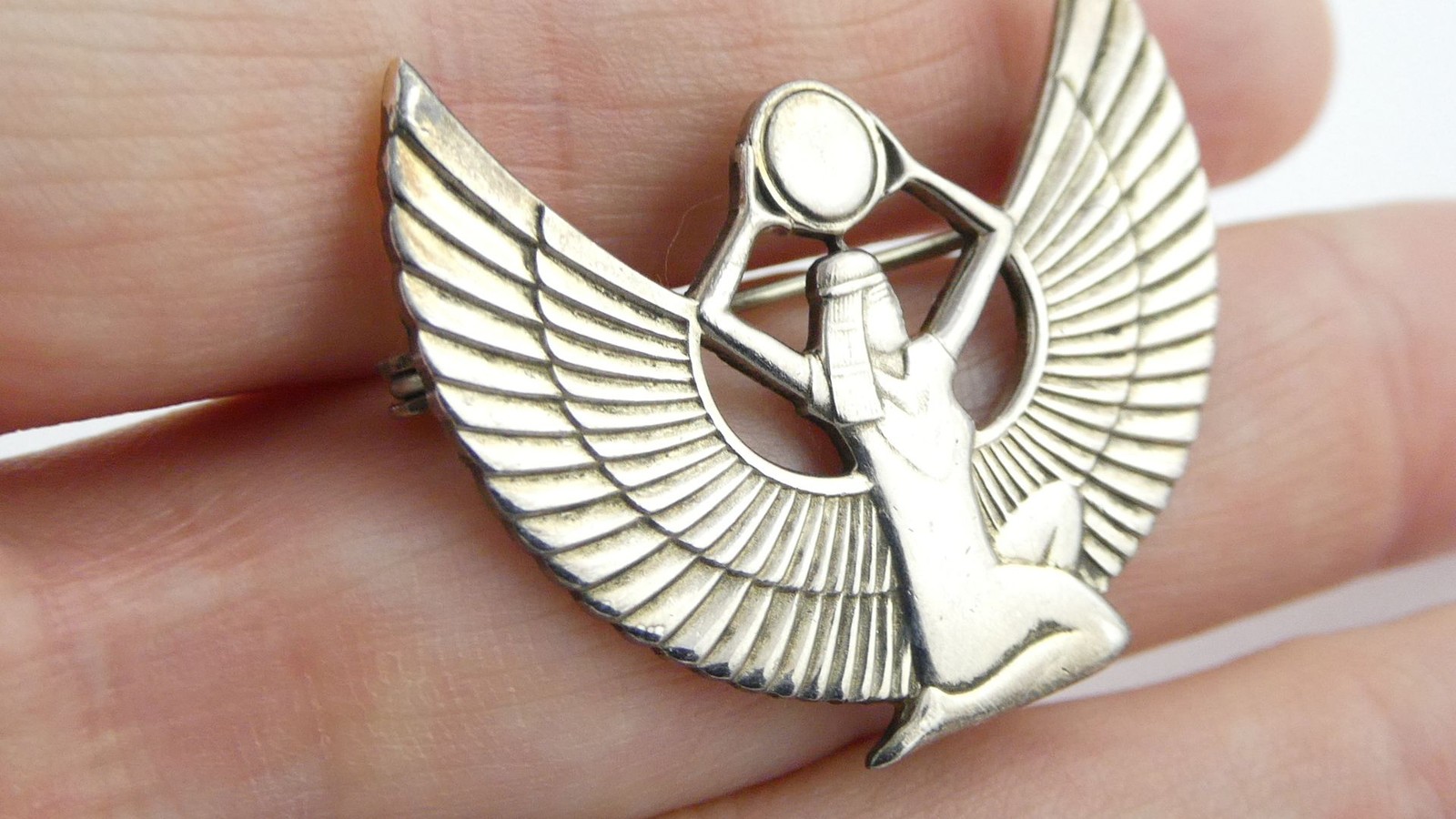 Vintage Unmarked Sterling Silver Egyptian Revival Isis Pin Brooch 5.6g 1 3/8 In