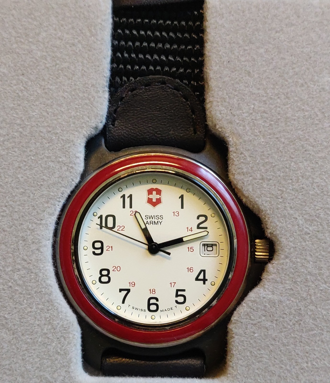 Marlboro Unlimited Swiss Army Watch Brand New In Box Needs Battery Never Used