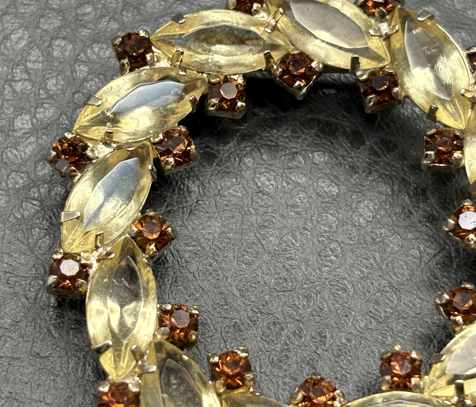 Vintage Gold Tone Faux Citrine Faux Topaz Marquise Rhinestone Wreath Brooch Pin