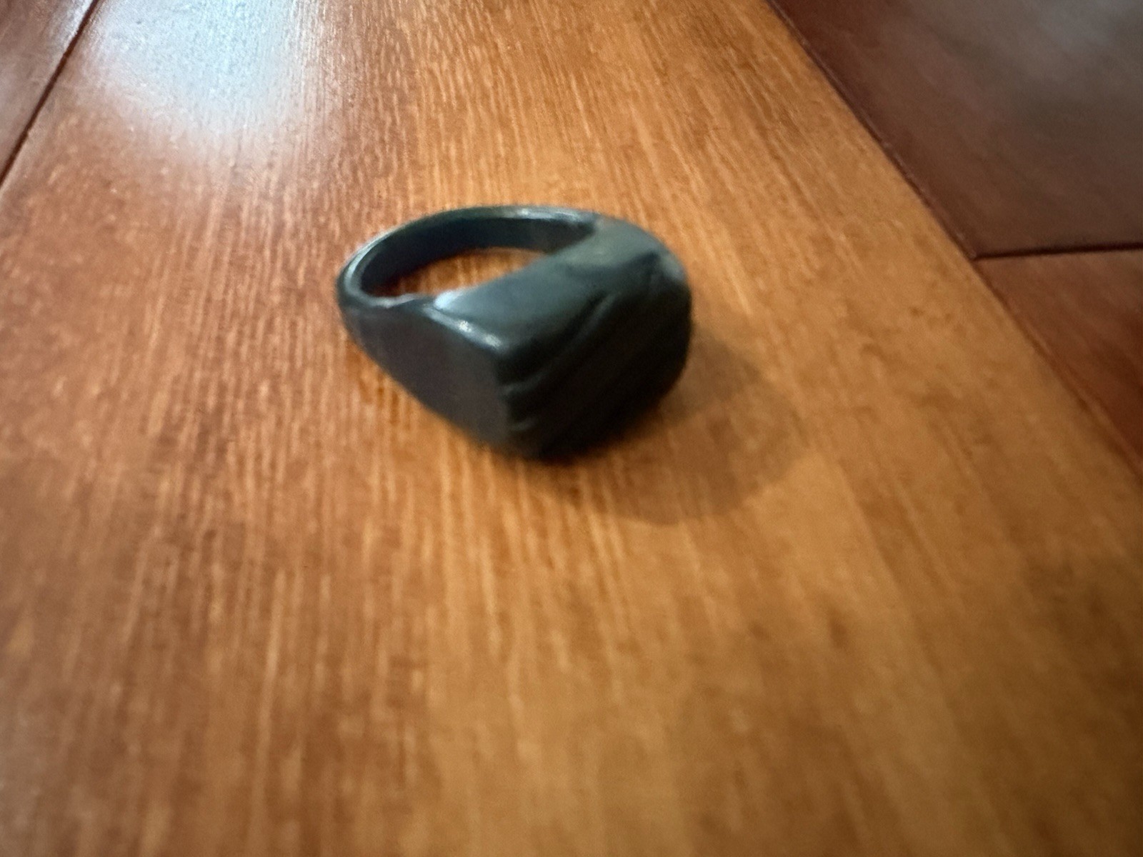 Vintage 90’s Boho Tribal Black Carved Signet Band Ring – Approx Sz 5
