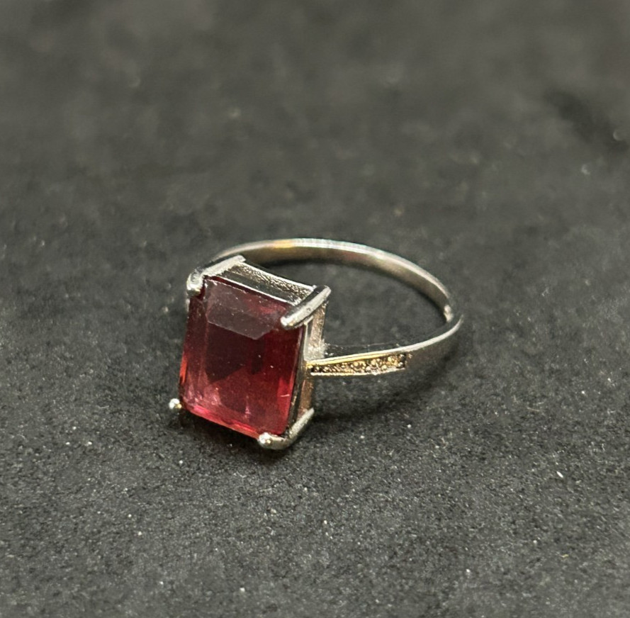 925 Sterling CZ Red Gemstone 10.2mm Sz 6.5 – 2.20g