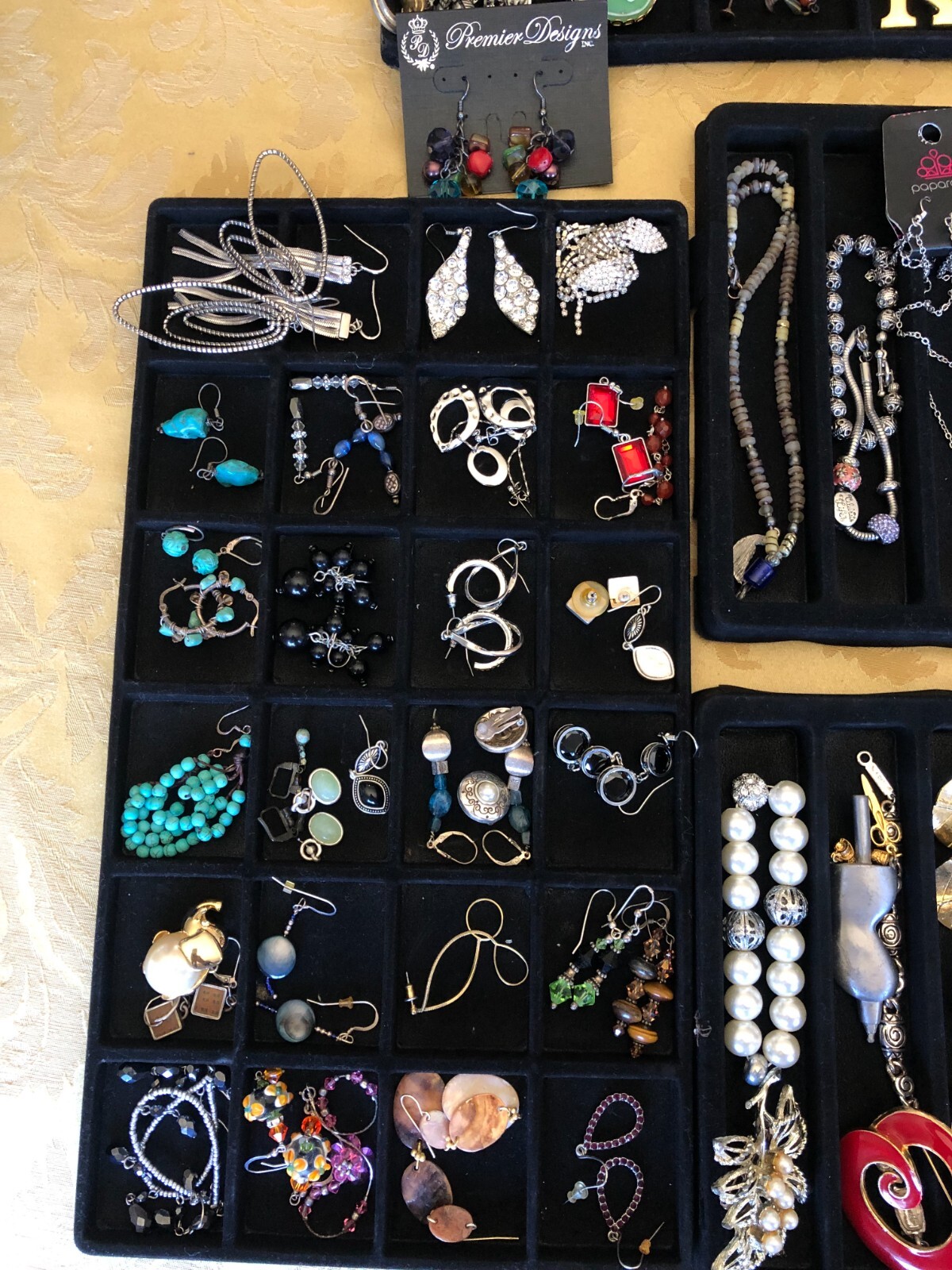1/2 Pound Vintage To Modern COSTUME JEWELRY Lot. All Wearable!! Beautiful Pieces