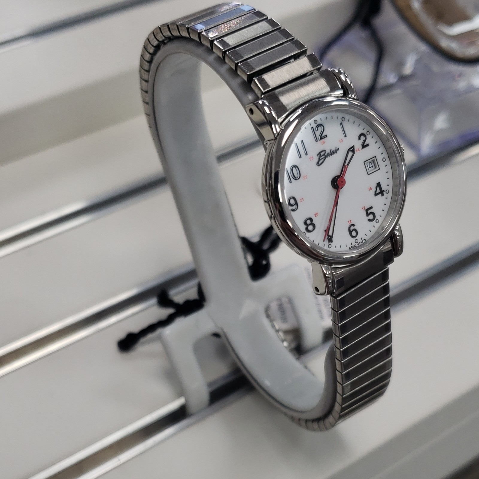 Belair Quartz Analog Wristwatch Silver Tone Metal Bracelet White Dial