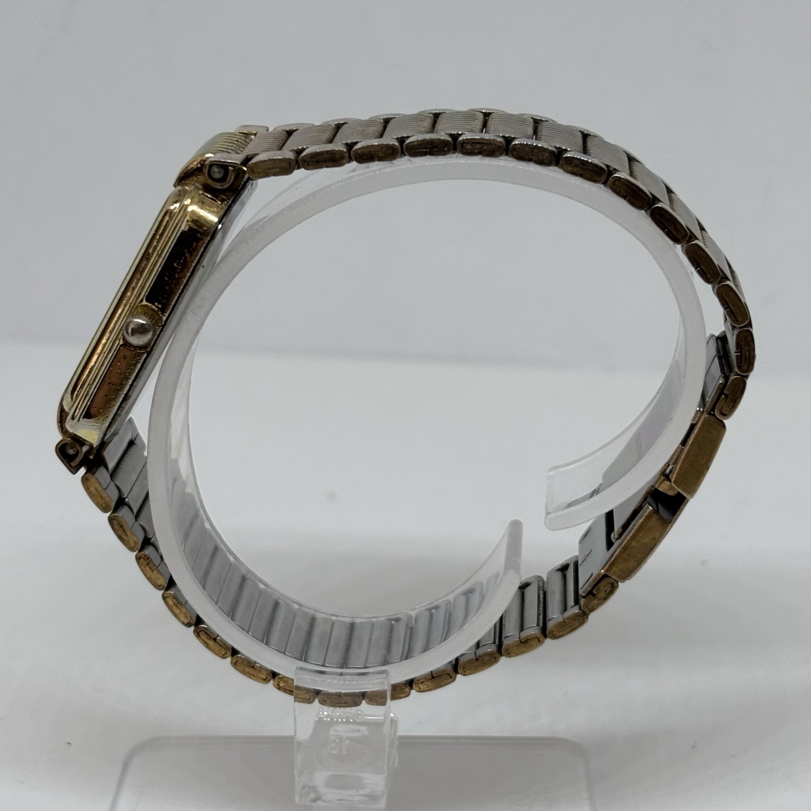 Benrus Diamond Quartz Tank Watch Gold Tone New Battery 28mm Please Read