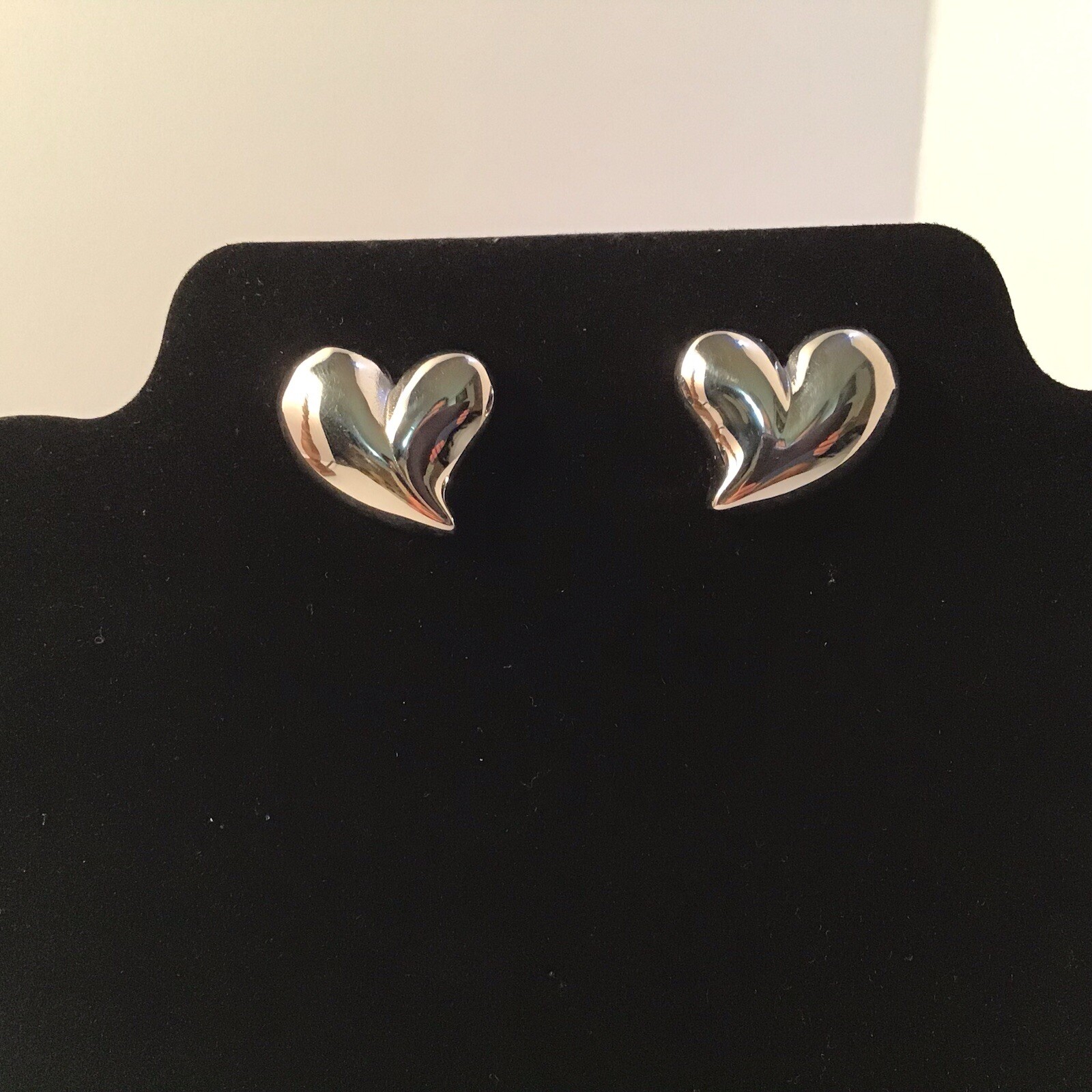 89th And Madison Earrings SilverT Metal Puff Heart 1-1/4”L 1”W Modernist NWT