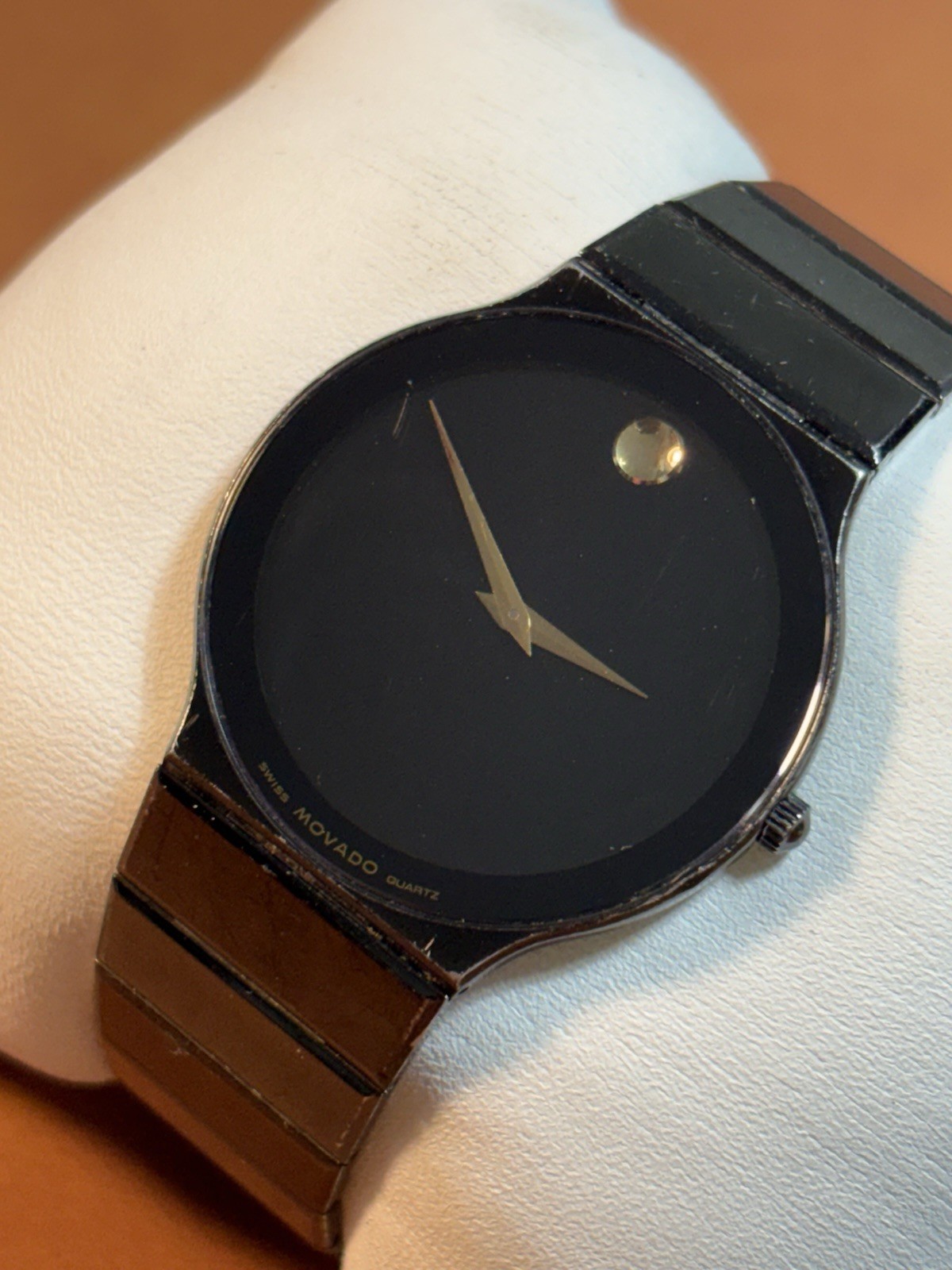 Movado Swiss Museum Women Ultra Thin 84-40-880-AP 32mm Black Watch,Runs