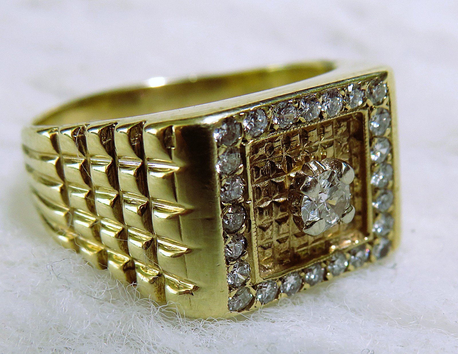 Gents 14K gold 1/2ct. Diamond Ring 9-5/8