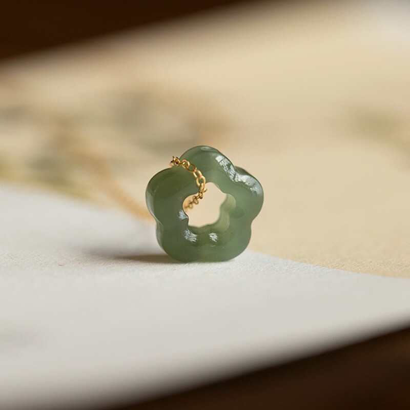 Dark Green Jade Flower Shaped Pendant Healing Protection Dainty Women Necklace