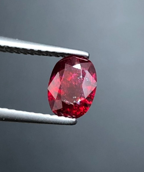 0.91ct Natural Red Pigeon Blood Unheated Loose Ruby Gemstone For Jewelers.