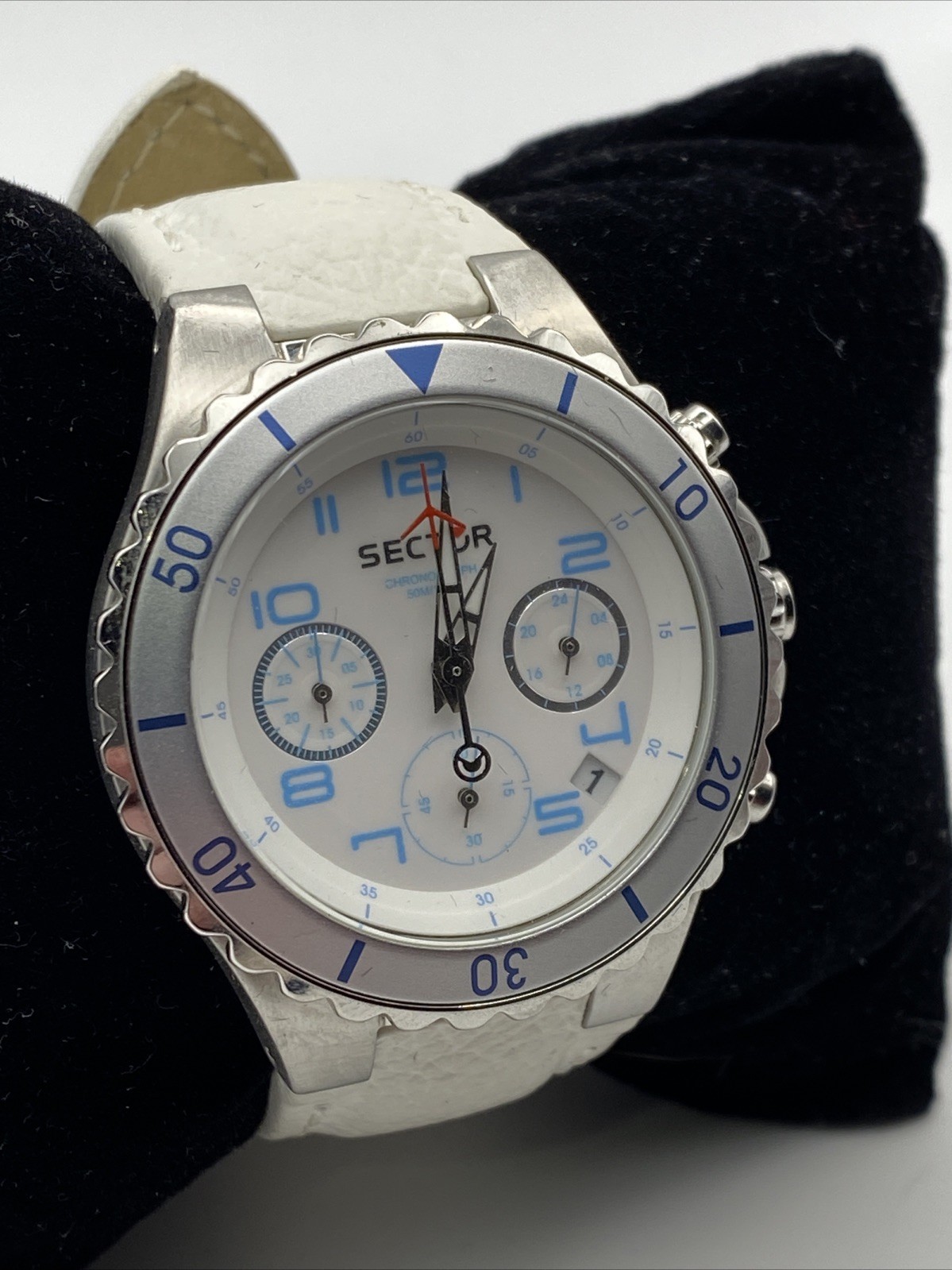 Sector 175 Diver Chrono watch Rotating Bezel White Dial Leather Women’s