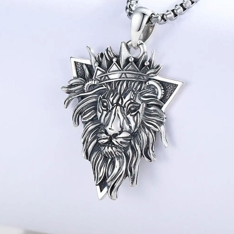 925 Sterling Silver Crowned King of Beasts Lion Necklace