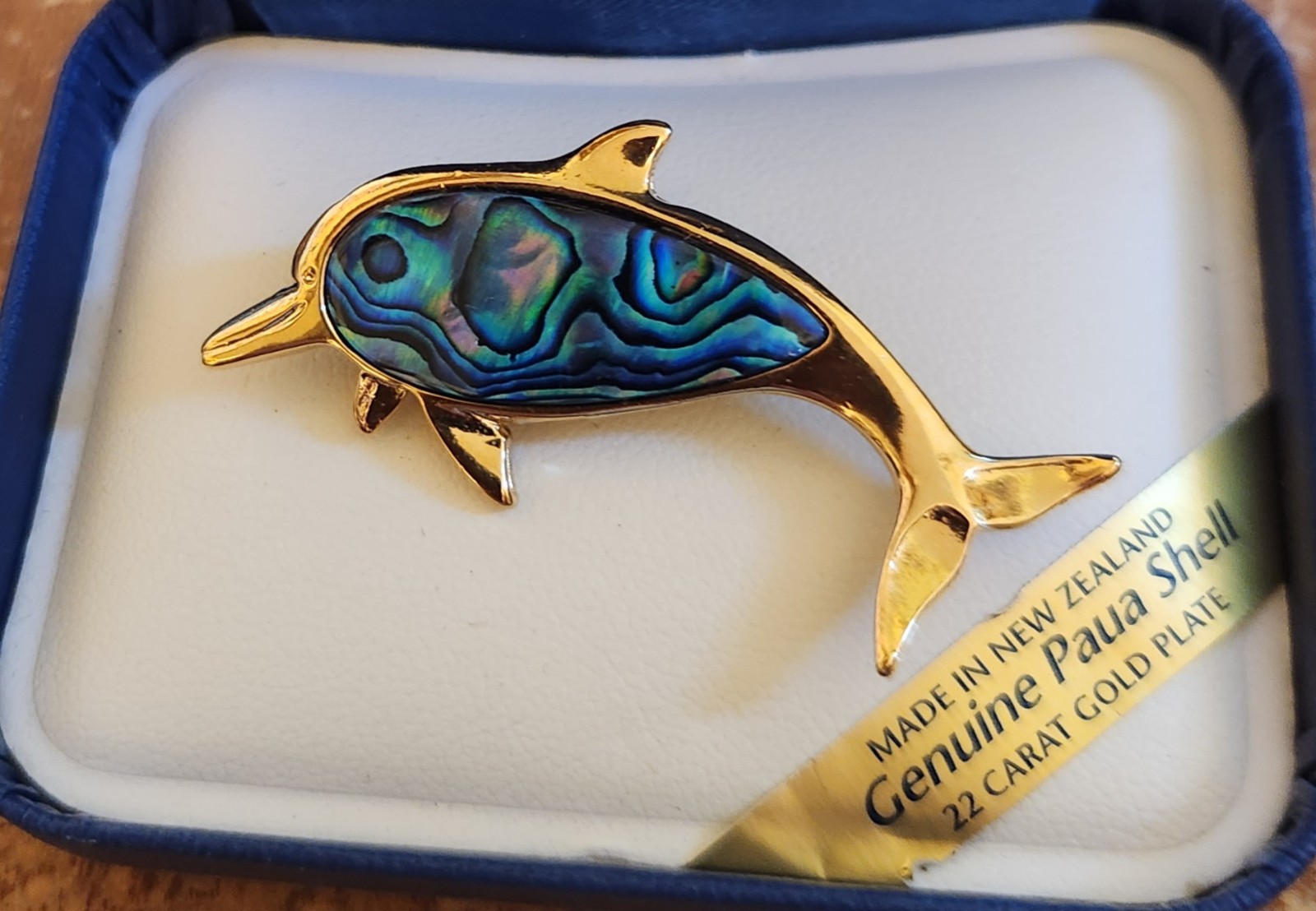 Ariki New Zealand Paua Shell Jewelry Gold Plated Dolphin Brooch/Pin — Lot 3843