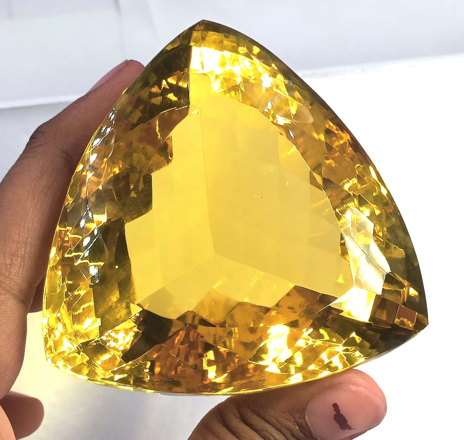 High Quality 1000 Ct Natural Yellow Sapphire Trillion Shape IGL Gemstone 6AHJ