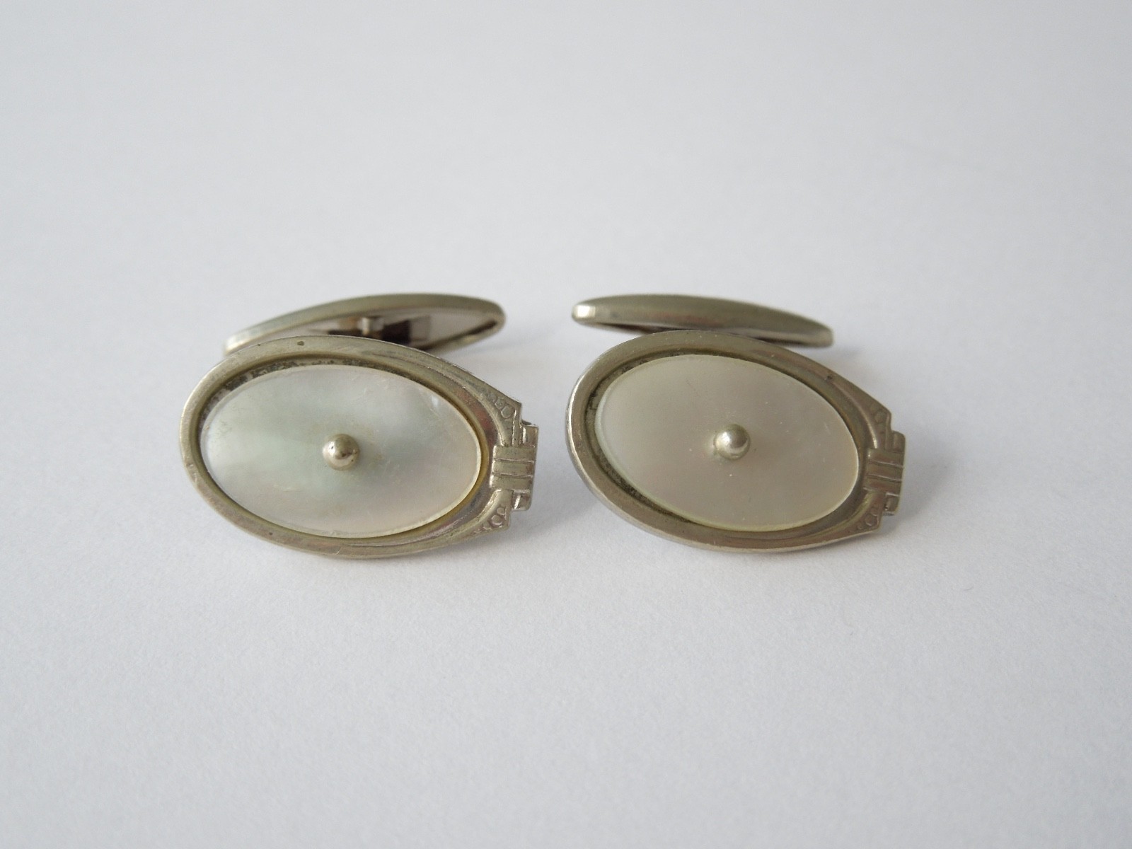 Art Deco Cufflinks Oval Mother Of Pearl Silver-Colored 6,6 g 2,0 x 1,3 cm