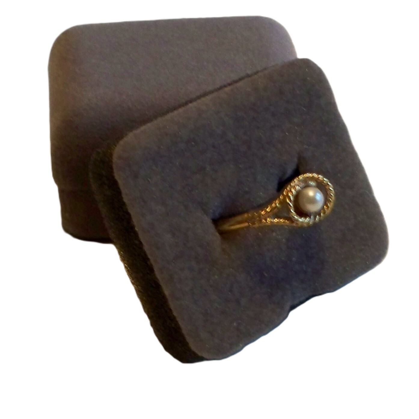 VTG AVON RING – GOLD TONE FAUX PEARL BRAIDED ROPE SIZE 7-9 ADJUSTABLE – B16