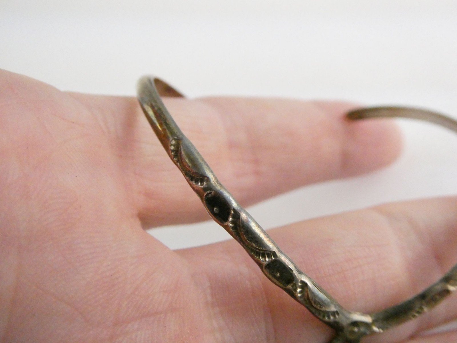 Southwestern Sterling Silver V Shape Turquoise Drop Design Cuff Bracelet 6.25 In