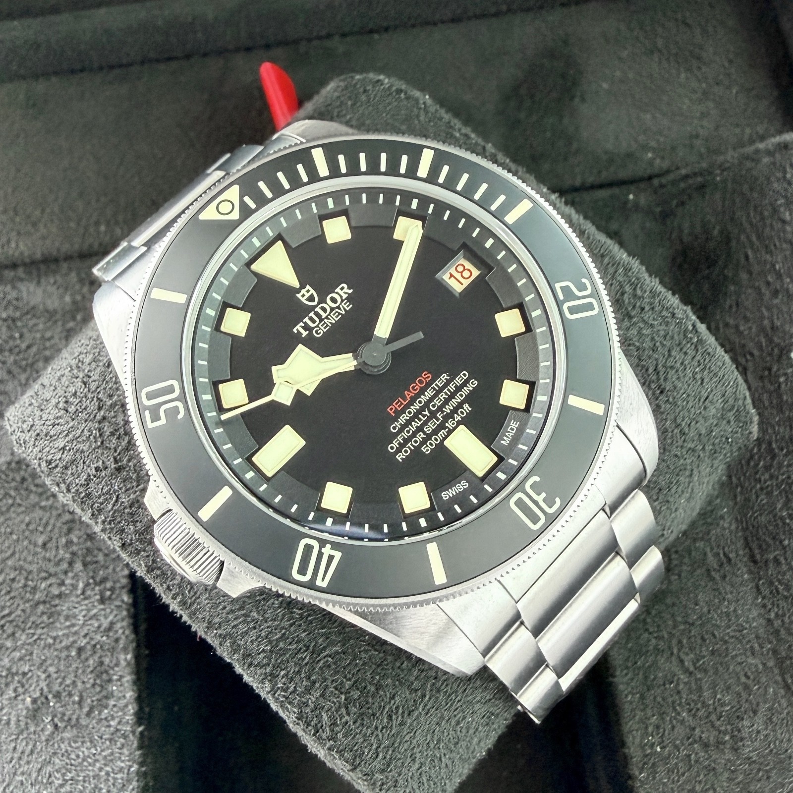 Tudor Pelagos 25610TNL – LHD – Box and Papers