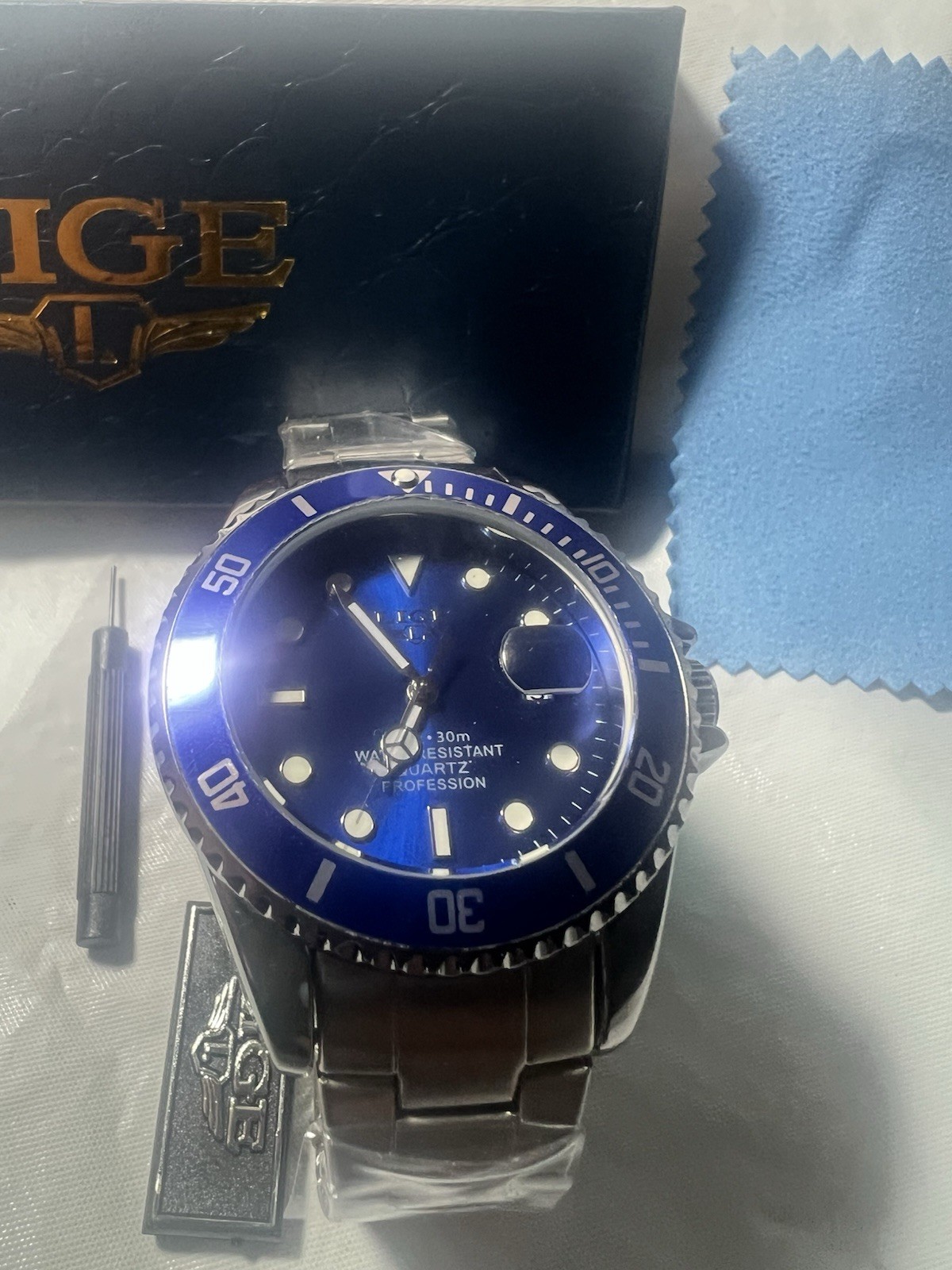 LIGE Quartz Profession, WR30M, rotating, magnify on date,Super Luminous, men’s.