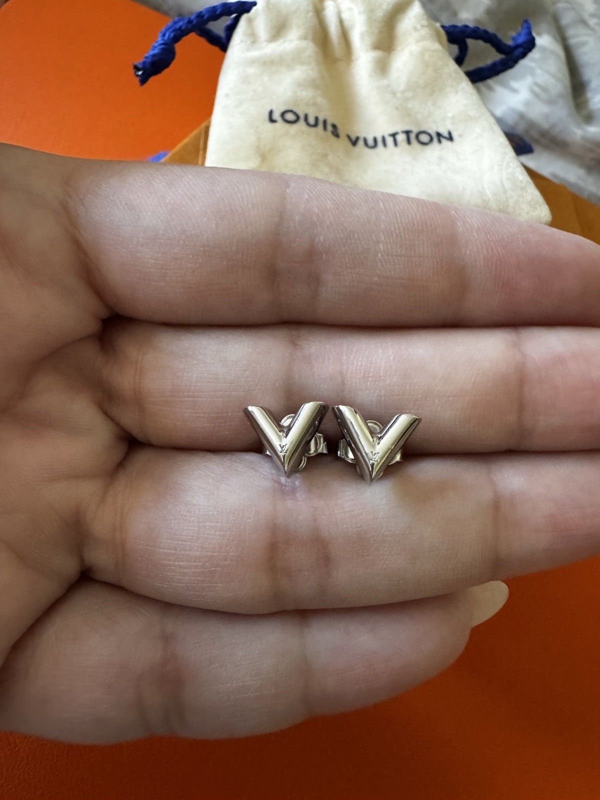 Louis Vuitton Essential V Stud Silver Earrings
