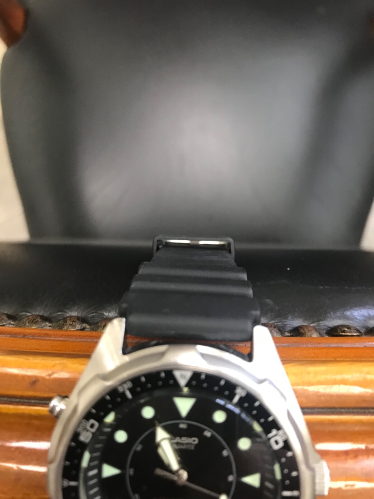 Casio Men’s Vintage AMW320R-1EV Marine Analog-Digital Dive Watch used