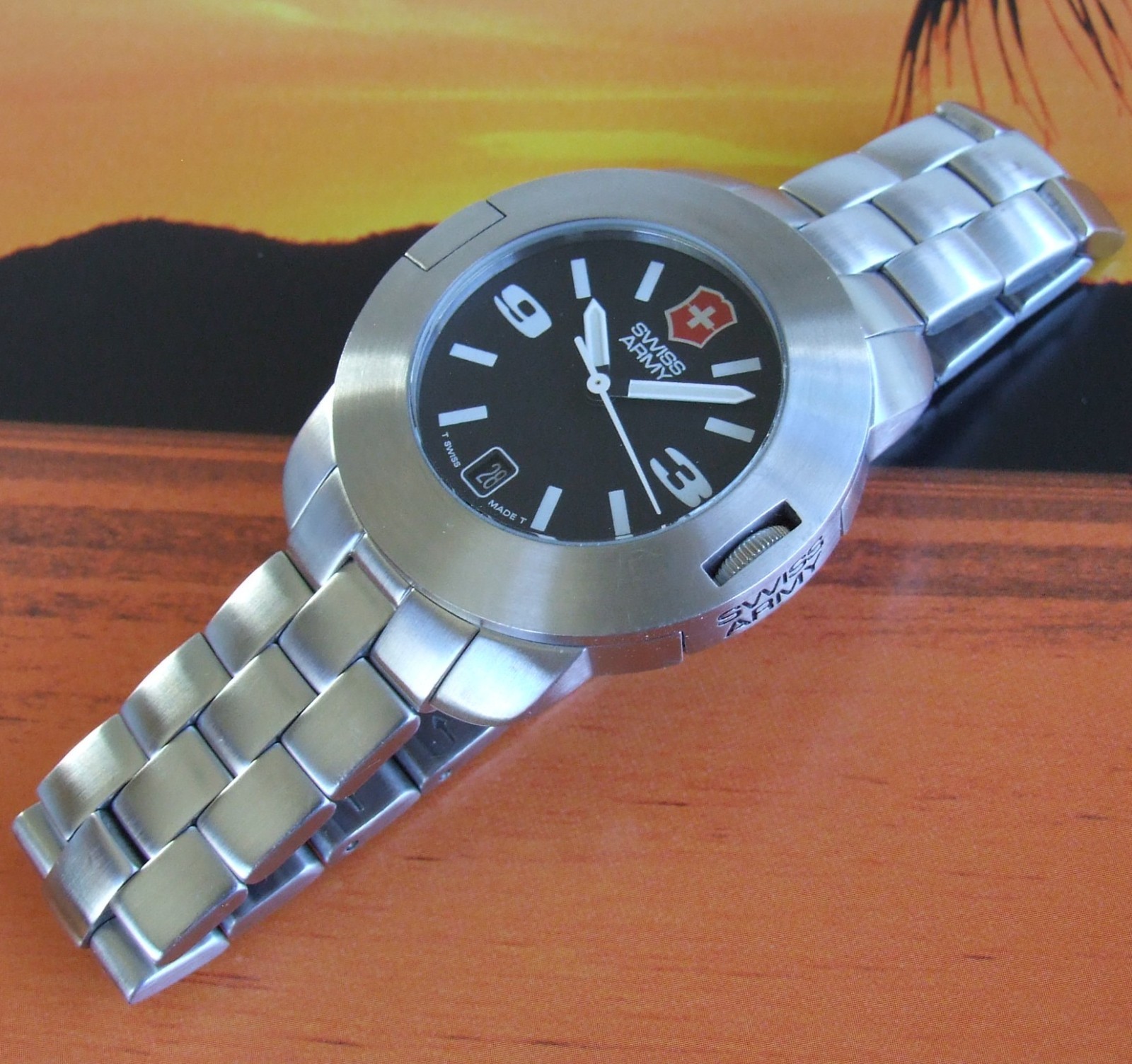 SWISS ARMY~Men RARE SC 1000 SOLAR COMPASS Quartz Date Watch~OEM SS Bracelet~NICE