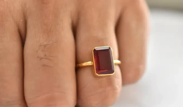 2Ct Emerald Lab Created Garnet Women Wedding Ring 14k Yellow Gold Plated Silver