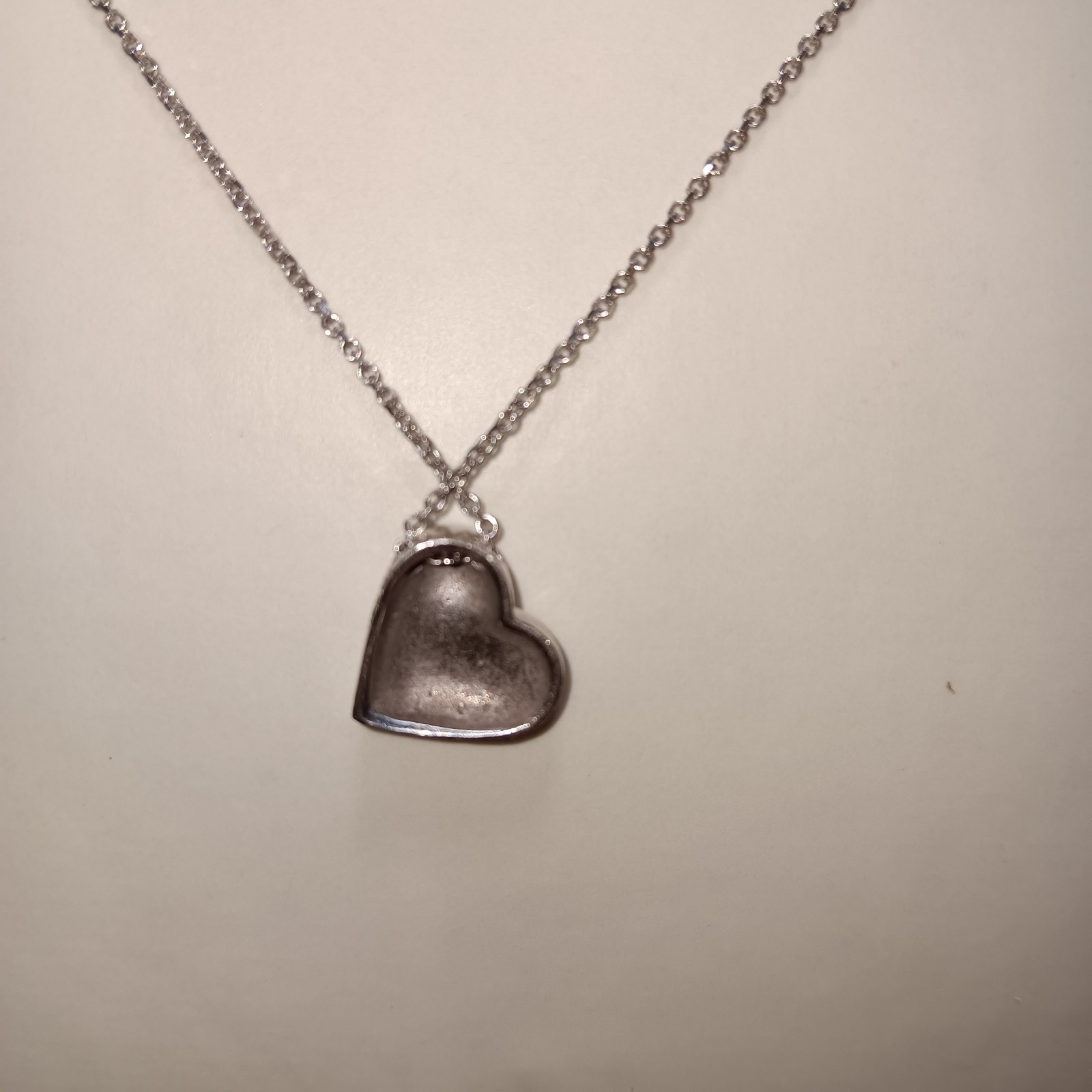 Silver Tone Metal 16″ Chain Necklace Lobster Claw Closure Brushed Heart Pendant