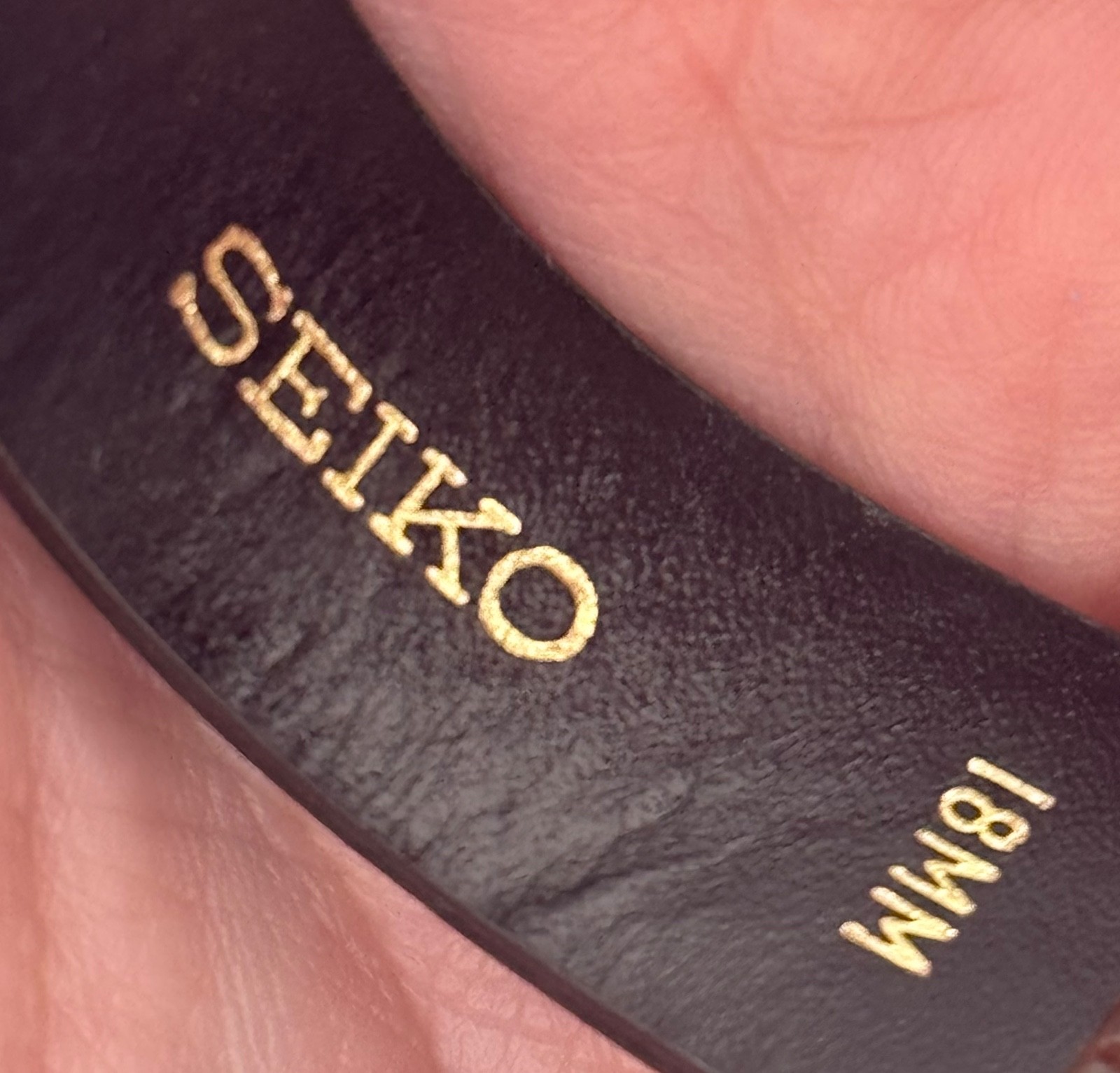 1995 Vintage N.O.S. Seiko Men’s Gold Dress Watch w/O.G. Band & Box – 7N00 Quartz