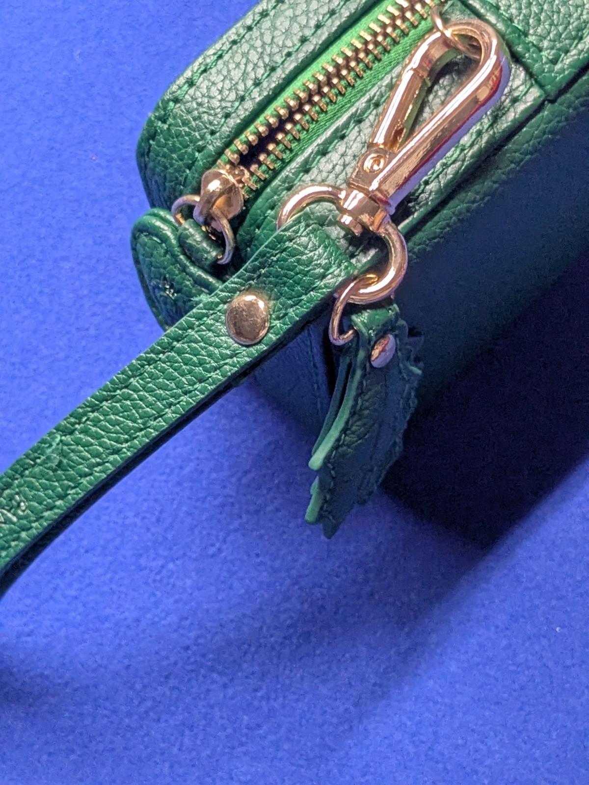PANDORA Limited Edition Green Leather Travel Jewelry Case Wristlet Pouch Leaf.