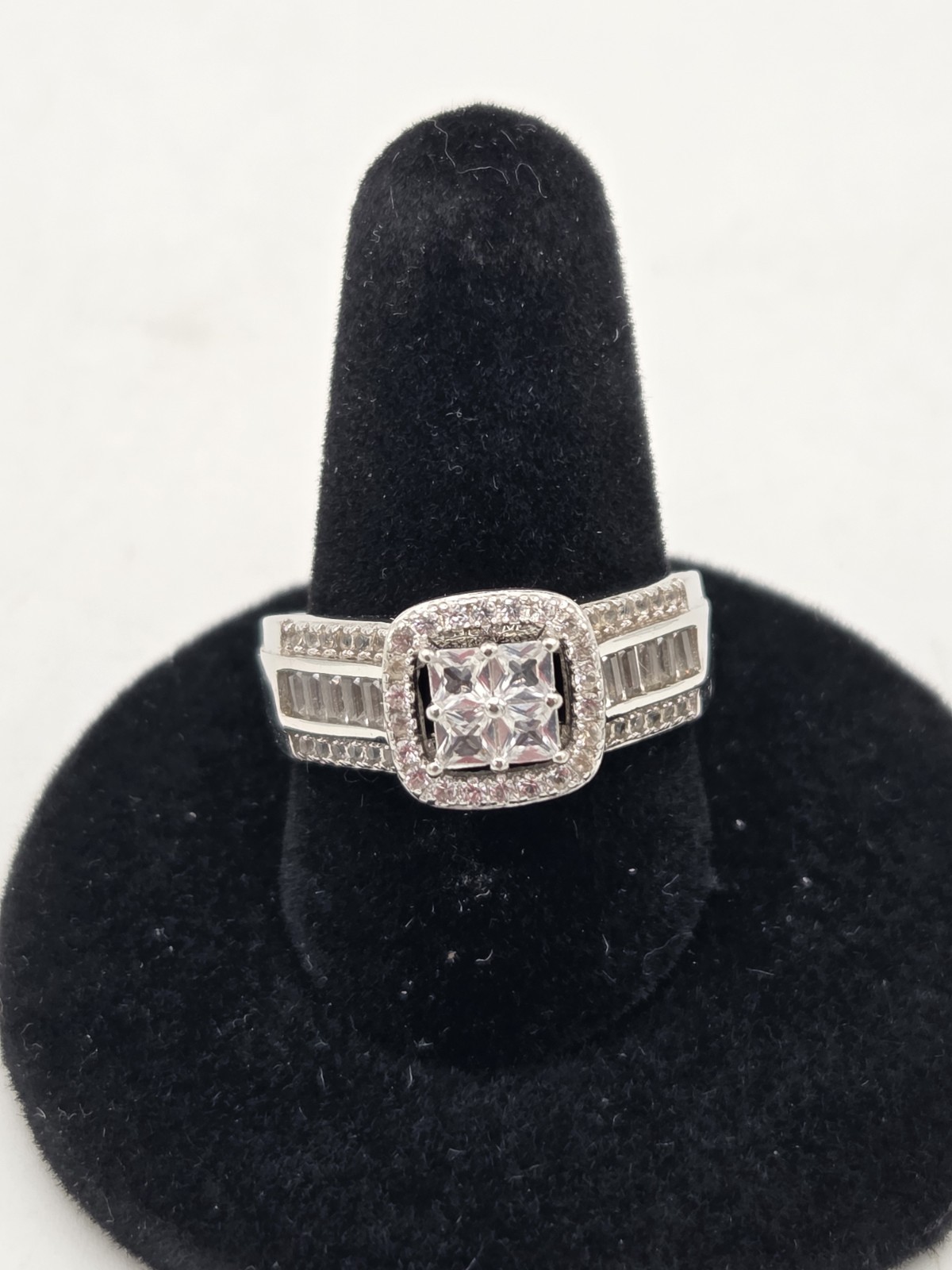 Fuzion Creations 925 Sterling Silver CZ 2 Piece Wedding Ring Set Size 8