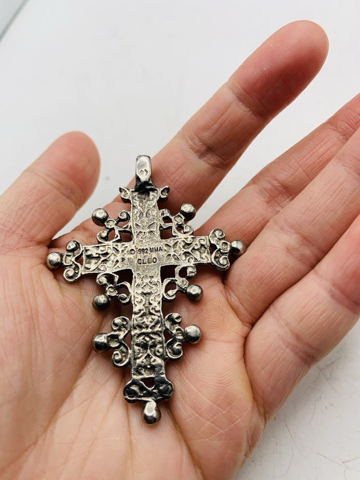 Vintage 1992 Metropolitan Museum of Art Silver Tone Byzantine Cross Cleo Pendant