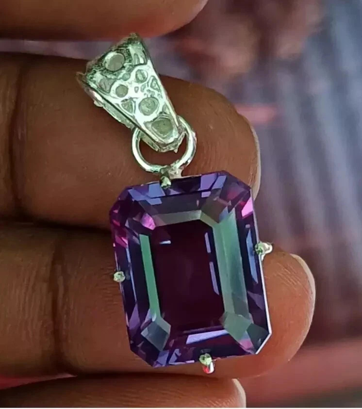 25 CT+ Natural Color Change 925 Silver Alexandrite Pendant Certified Gemstone