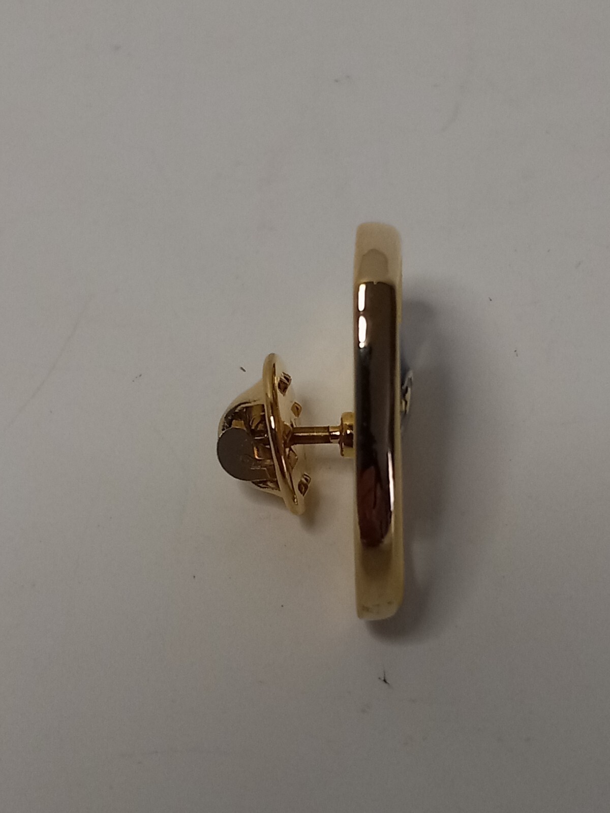 Avon Heart of Asia Pin Jewelry Brooche Gold Toned Metal
