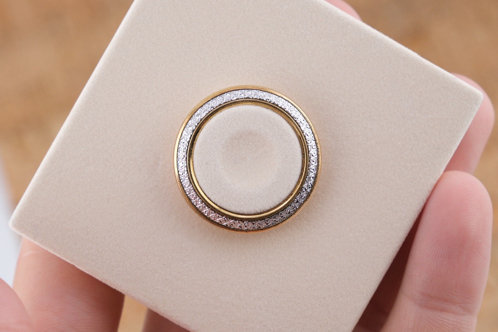 Rare Vintage Gucci Gold Diamond Cut Bezel for 1100 1100L 1200 Watch Mint In Box