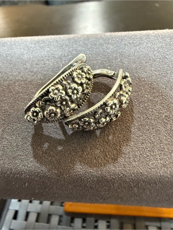 Sterling Silver Floral Hoop Earrings 925 Oxidized Flower Leverback Vintage 3MB