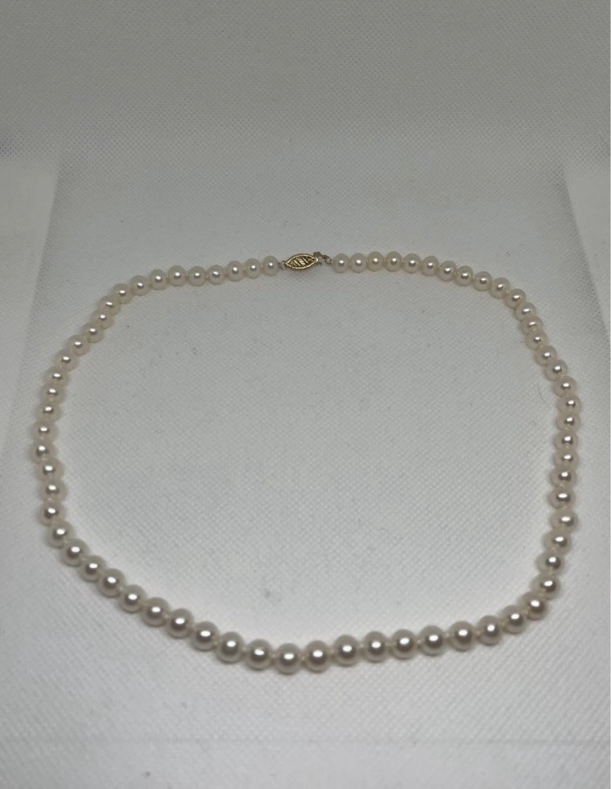 White Round Pearl Necklace with 10kt Yellow Gold Fishhook Clasp. Read Desc…