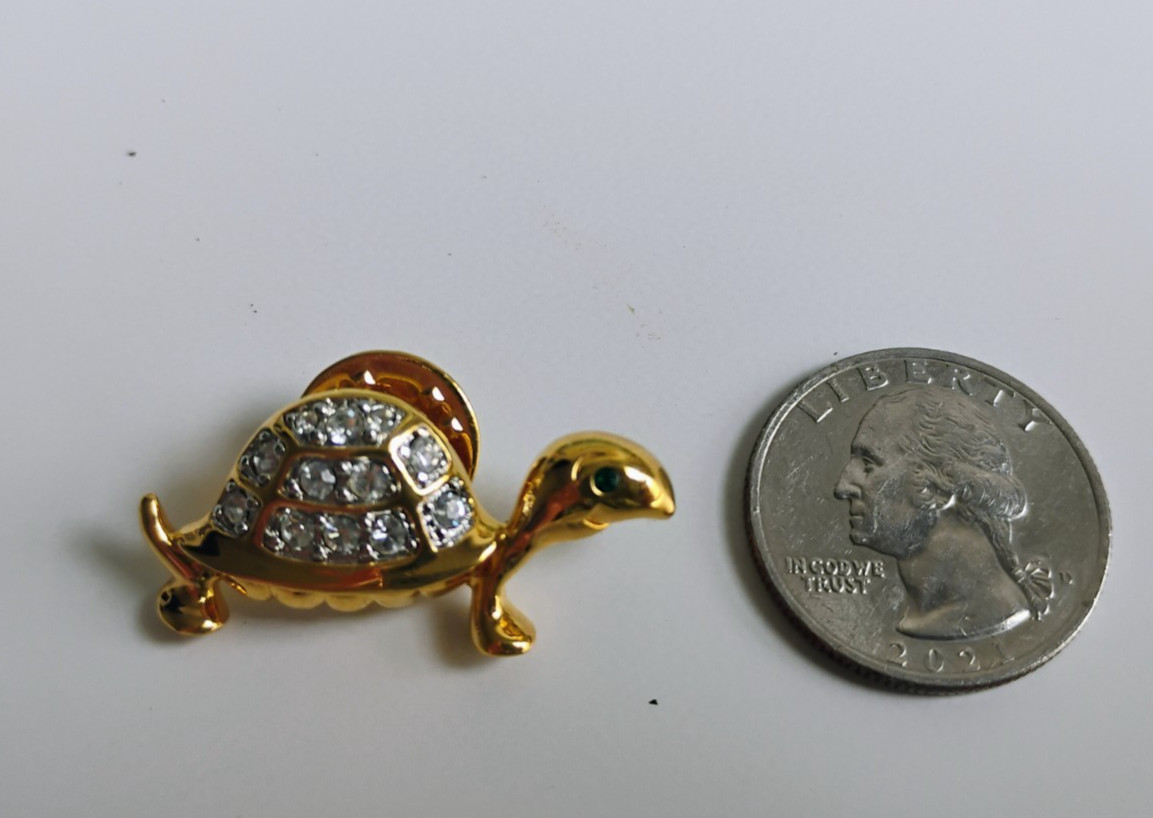 Vintage Cute Turtle Brooch Pin Gold Tone Green Eye Rhinestone small Jewelry